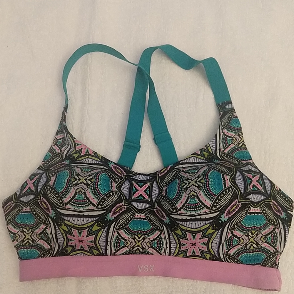 Patterned sports bra 32C
